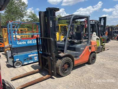 2019 Toyota 8FDU30 6620 lb Pneumatic Tire Carrelli Elevatori