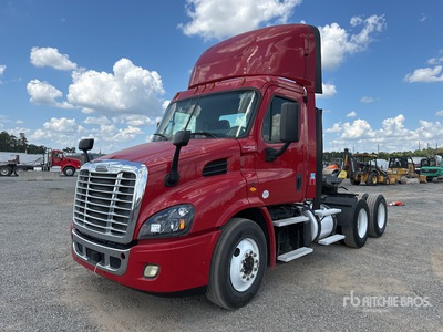2016 Freightliner Cascadia 113 6x4 T/A Dagcabine Trekker