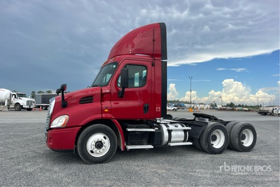 2016 Freightliner Cascadia 113 6x4 T/A Day Cab Truck Tractor