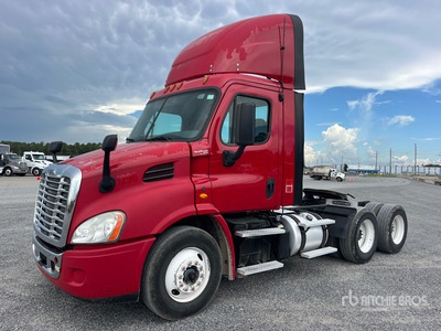 2016 Freightliner Cascadia 113 6x4 T/A Dagcabine Trekker