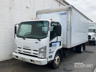 2013 Isuzu NQR 4x2 COE Furgoneta caja cerrada