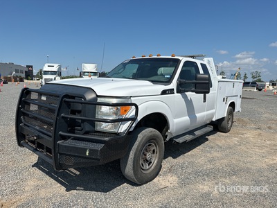 2013 Ford F-250 XL 4x4 Extended Cab Autocarro di servizio