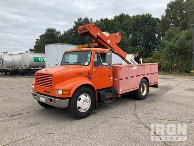 1999 Versalift VST236I 36 ft on 2000 International 4700 4x2 Bucket Truck