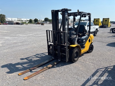 2020 Komatsu FG30HT-16 5450 lb Pneumatic Tire Forklift