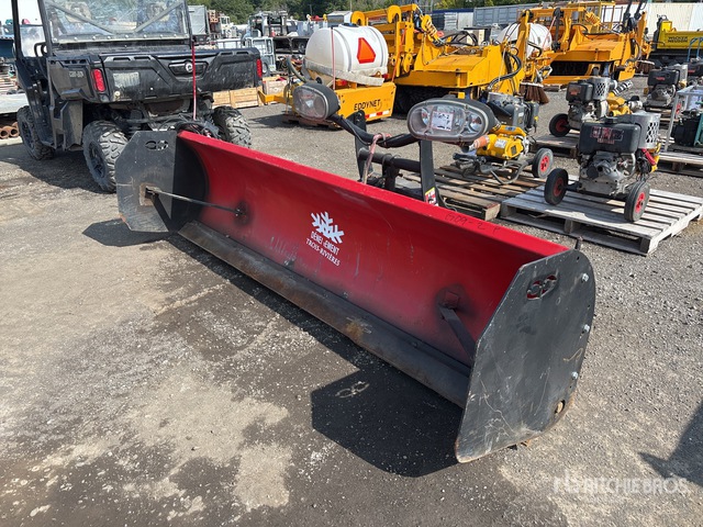 Boss RT3 9 ft Hydraulic Reversing Snow Plow | Ritchie Bros. Auctioneers