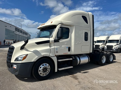 2021 Freightliner Cascadia 126 6x4 T/A Sleeper Truck Tractor