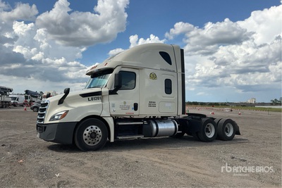 2021 Freightliner Cascadia 126 6x4 T/A Sleeper Truck Tractor