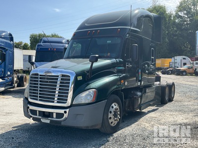 2015 Freightliner Cascadia 125 6x4 T/A Sleeper Truck Tractor