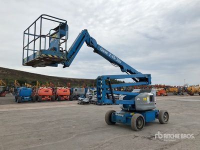 2014 Genie Z45/25J 2WD Hybrid Articulating Boom Lift