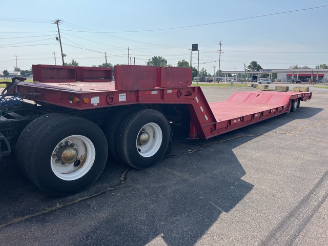 1999 48 ft T/A Hydraulic Tail Trailer