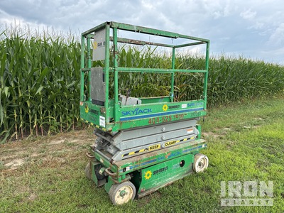 Skyjack SJII3219 Electric Scissor Lift