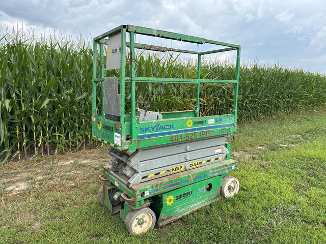 2011 Skyjack SJIII-3219 Electric Scissor Lift 2011 Skyjack SJIII-3219 Electric Scissor Lift