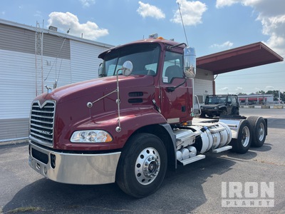 2015 Mack CXU612 6x2 トラックトラクター（T/A）