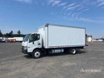 2018 Hino 740 4x2 Furgonetka
