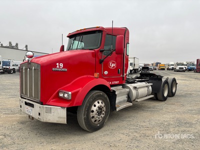 2013 Kenworth T800 6x4 T/A Day Cab Truck Tractor