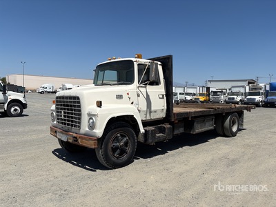 1980 Ford LN7000 4x2 平台トラック