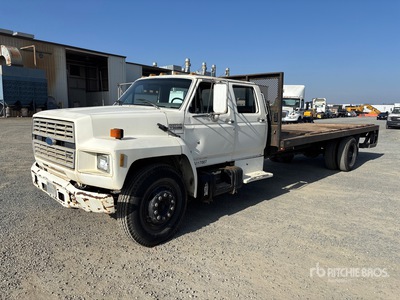 1990 Ford F-700 4x2 Crew Cab Flatbed Truck