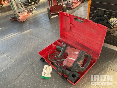 Hilti TE800-AVR Electric Demolition Breaker