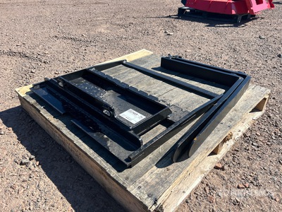 2025 Future FT-XHC 29 in Mini Skid Steer Forks (Unused)