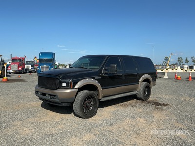 2002 Ford Excursion 4WD  سيارة رياضية متعددة الاستخدامات
