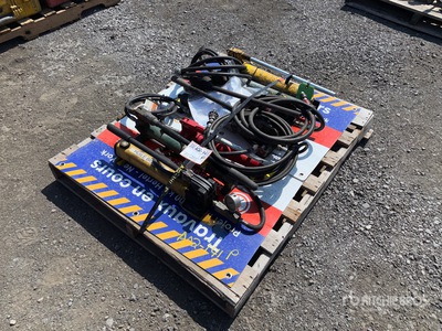 Quantity of Hydraulic hand pumps