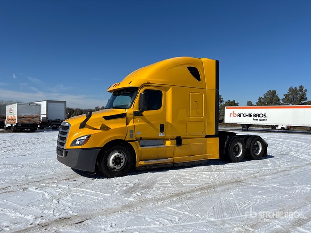 2020 Freightliner Cascadia 126 6x4 T/A Sleeper Truck Tractor