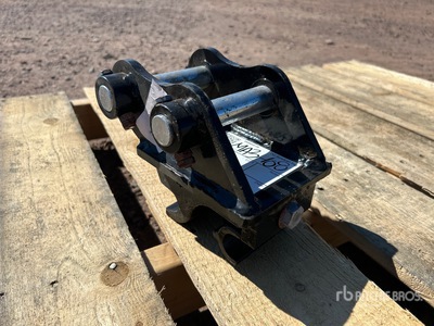 2025 Future Quick Coupler - Fits 1 - 2 ton (Unused)