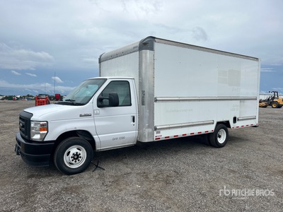 2022 Ford E-350 4x2 Van Truck