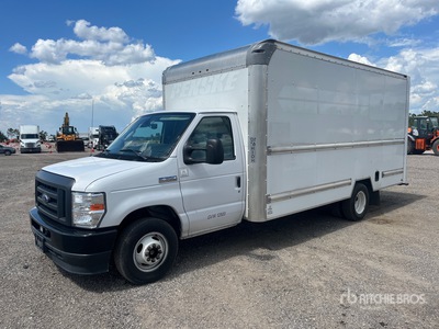 2022 Ford E-350 4x2 Camion fourgon