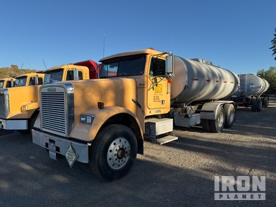 1997 Freightliner M2 106 6x4 asphalt insulated tanker Camión-cisterna