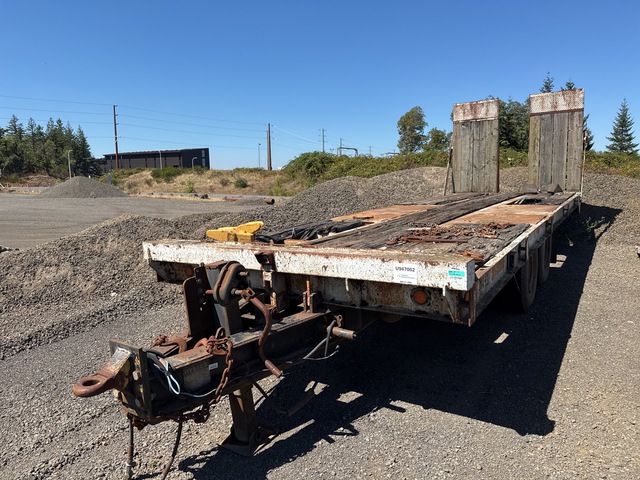 1977 Hyster 25 ft T/A Tilt Deck Trailer