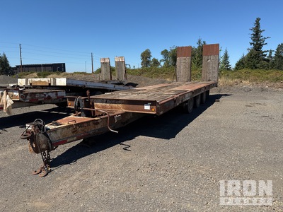1996 Gem State 60670 lb 30 ft Tri/A Tilt Deck Trailer