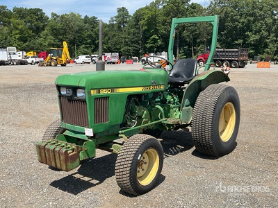 1987 John Deere 850 2WD utiliteit Tractor