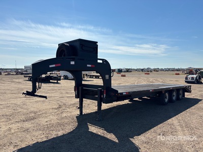 2008 HiLine 26 ft Tri/A Gooseneck Plant Trailer