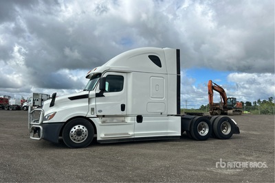 2020 Freightliner Cascadia 126 6x4 T/A Sleeper Truck Tractor