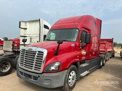 2015 Freightliner Cascadia 125 6x4 T/A Sleeper Truck Tractor