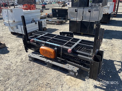 Quantity of (6) Back Rack Poggiatesta