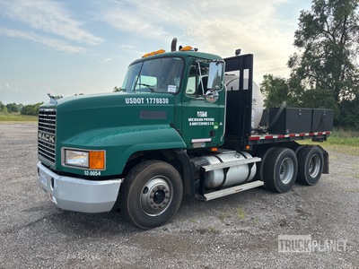 2000 Mack CH613 6x4 Camion à Plateau