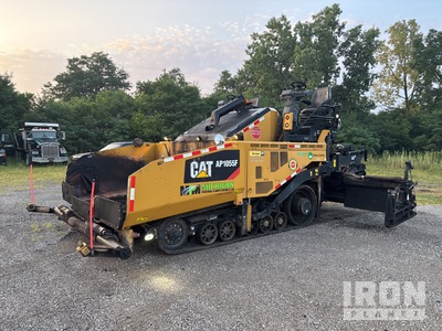 2017 Cat AP1055F Track Extendedora de Asfalto