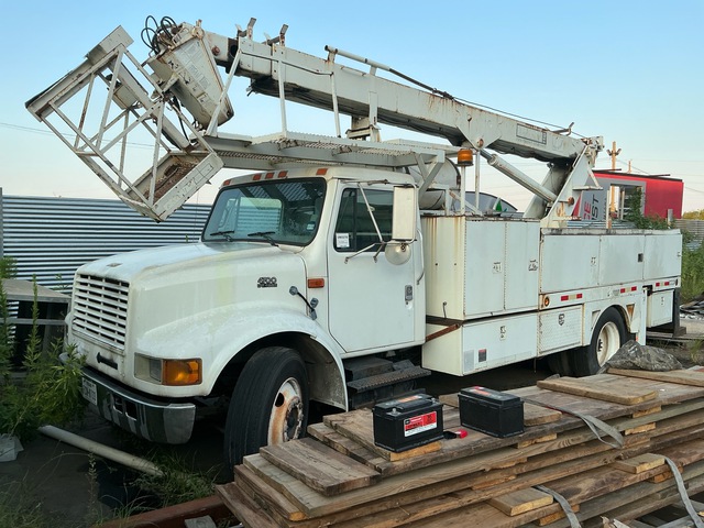 1999 Elliot ECL-3-55-LH 52 ft on 1999 International 4700 4x2 Bucket Truck (Inoperable) 1999 Elliot ECL-3-55-LH 52 ft on 1999 International 4700 4x2 Bucket Truck (Inoperable)