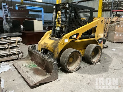 Cat 236B3 Minicargadora (Inoperable)