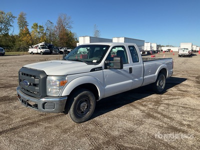 2014 Ford F-250 4x2 Extended Cab Pickup