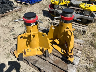Quantity of (2) Cat 55 Ton Hydraulic Jack
