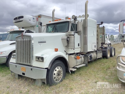 2015 Kenworth 6x6 Ciągnik siodłowy T/A z kabiną sypialną (Inoperable)