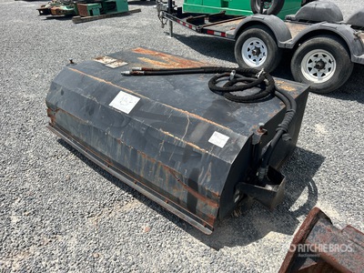 John Deere BR72 72 in Skid Steer Sweeper