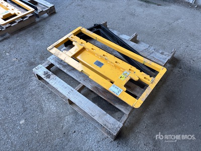 2025 STARVOX SV-CPF36 36 in Mini Skid Steer Forks (Unused)