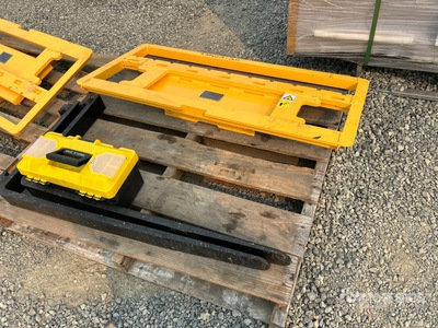 2025 STARVOX SV-CPF36 36 in Skid Steer Forks