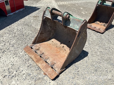 36 in Excavator Bucket