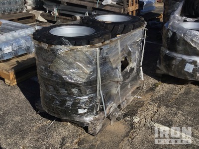 Quantity of (6) Camso SKS532 10-16.5 NHS Skid Steer Neumáticos (Unused)