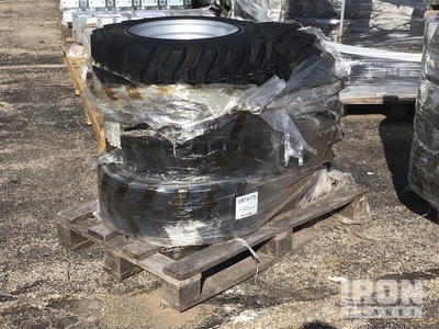 Quantity of (4) Camso SKS532 10-16.5 NHS RH Skid Steer Neumáticos (Unused)